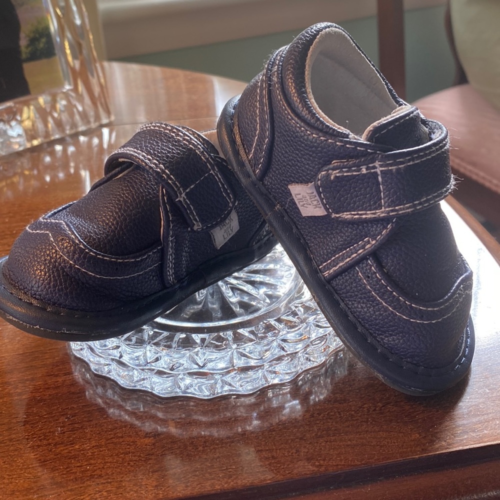 Navy Jack and Lily toddler shoes
